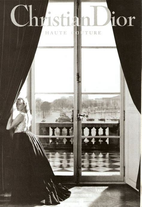 affiche dior noir et blanc|Dior Paris Affiche .